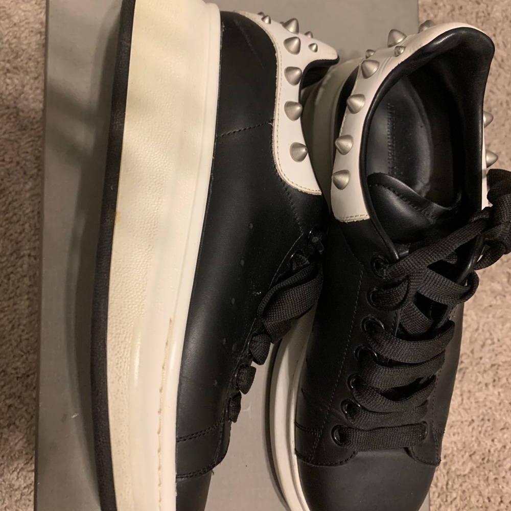 Alexander Mcqueens (NEXT DAY SHIPPING)